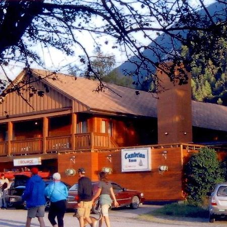 Cumbrian Inn Bella Coola エクステリア 写真