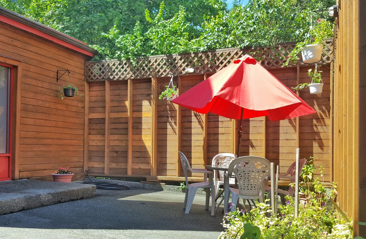 Cumbrian Inn Bella Coola エクステリア 写真
